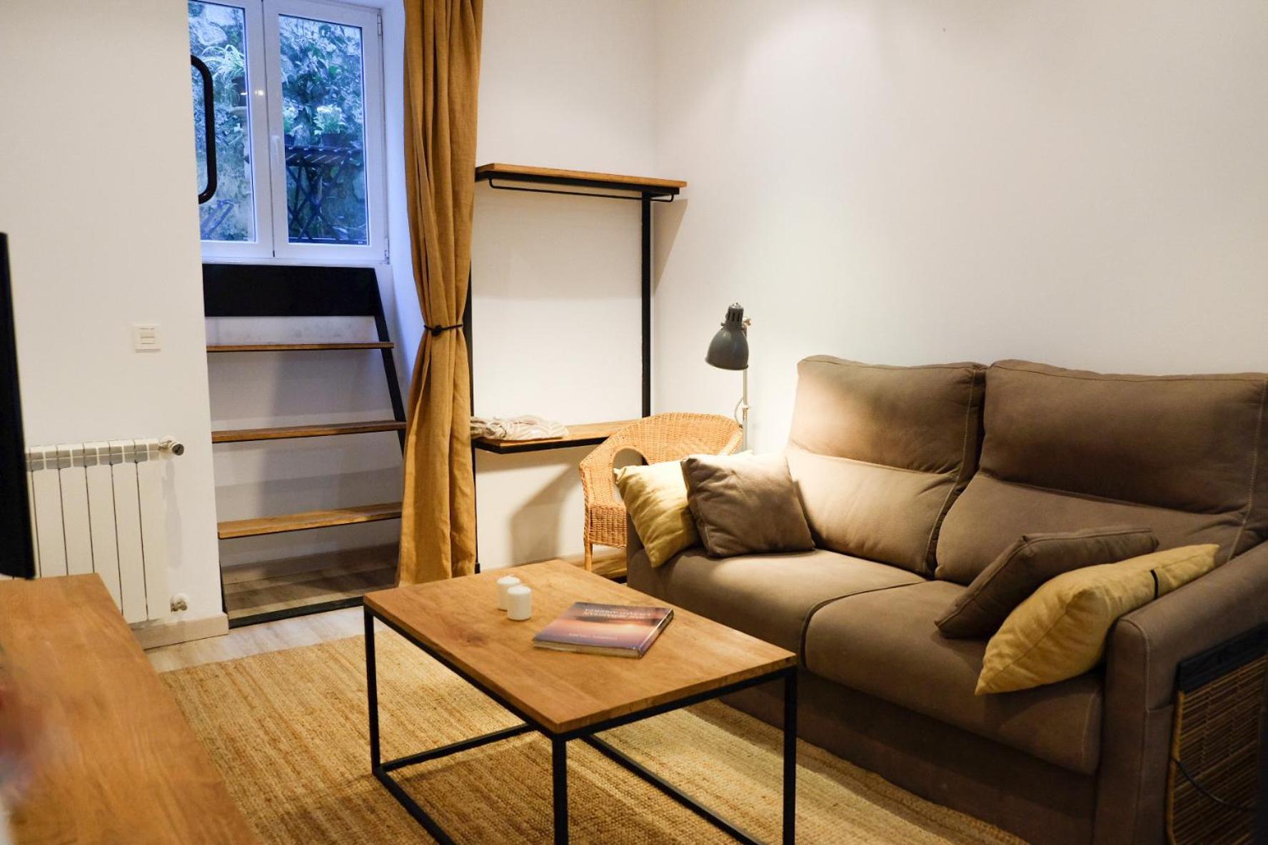 Grosso I Local Rentss Apartment